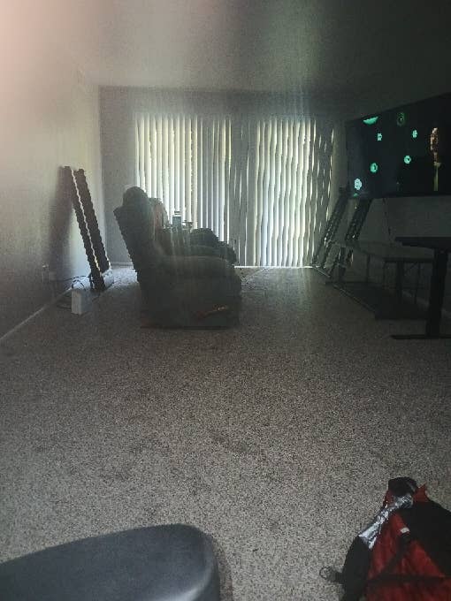 Looking for roomate