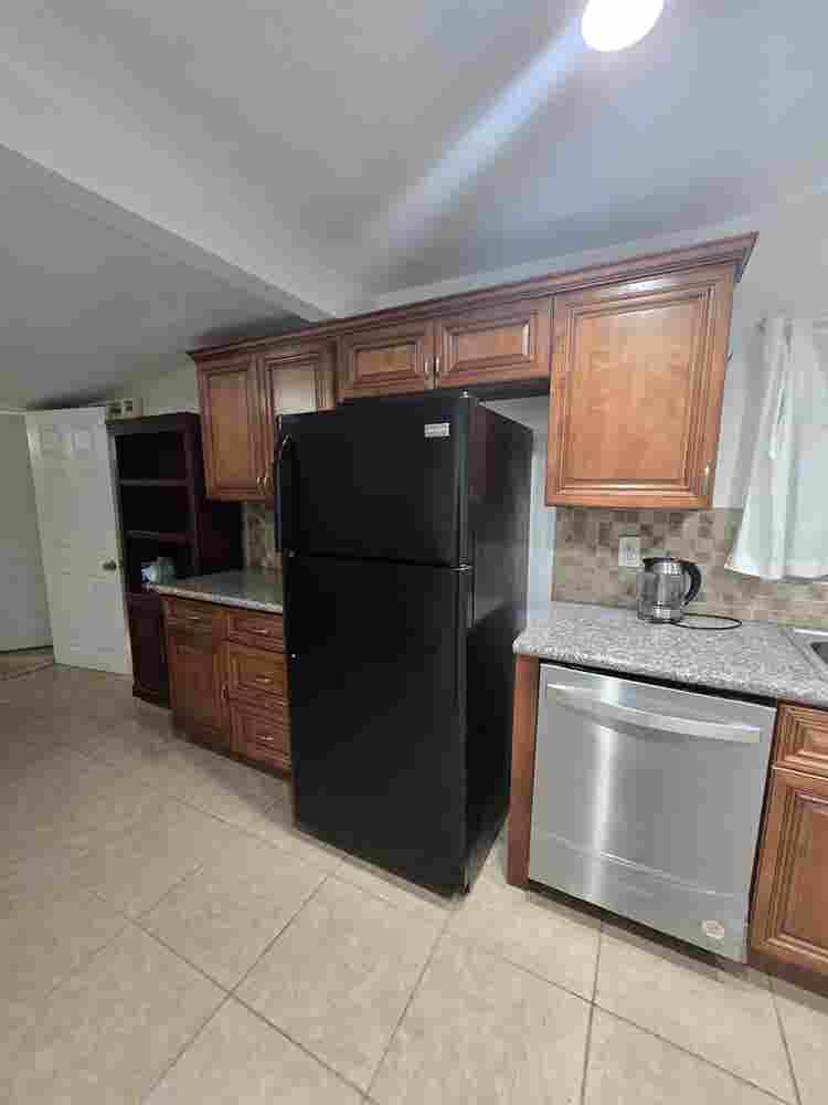 1 BEDROOM HOME WITH BATHROOM