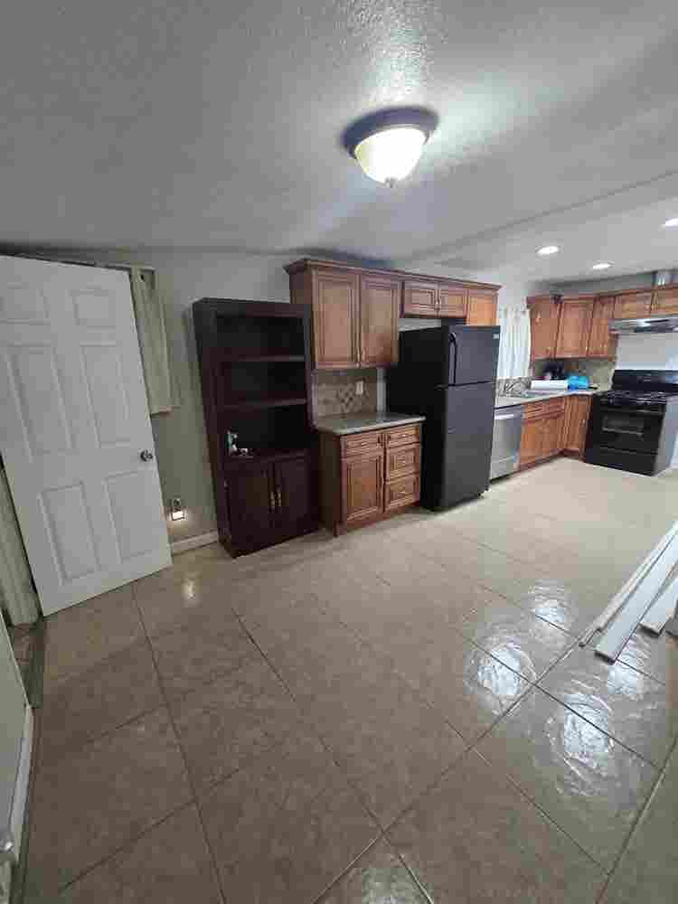 1 BEDROOM HOME WITH BATHROOM