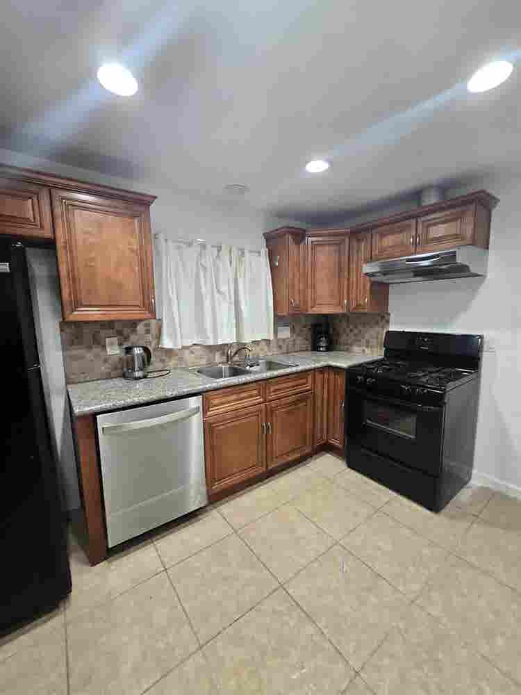 1 BEDROOM HOME WITH BATHROOM