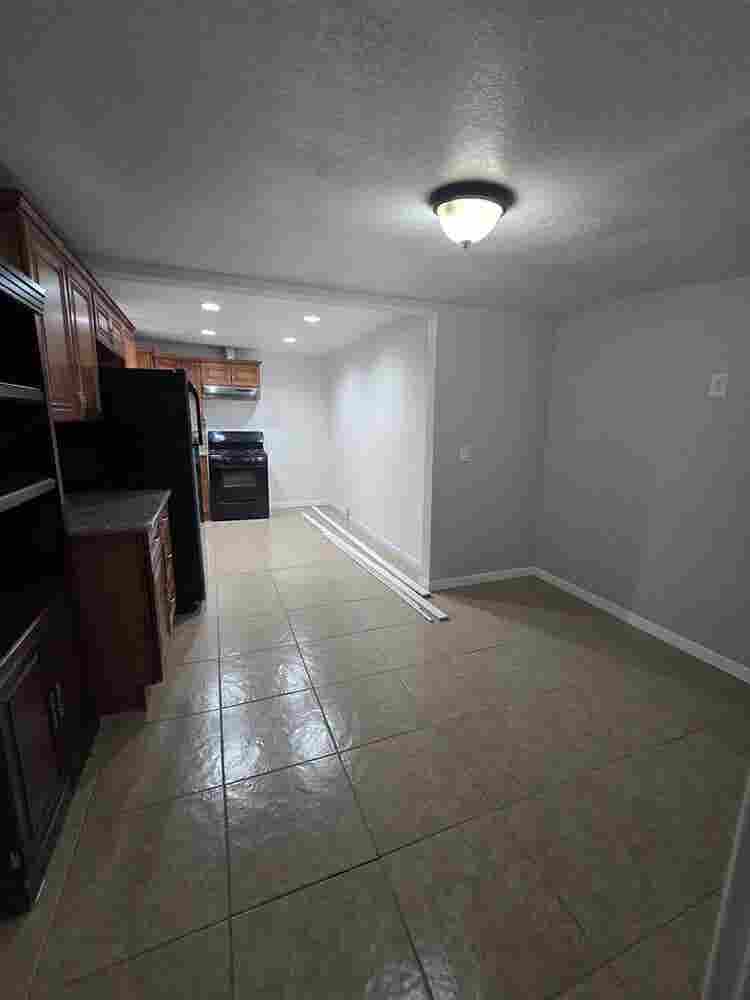 1 BEDROOM HOME WITH BATHROOM