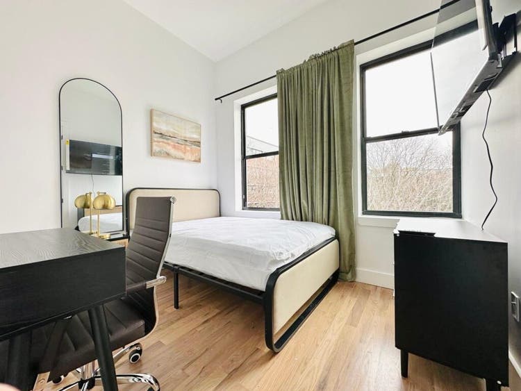Graham Ave – w/Private Bathroom