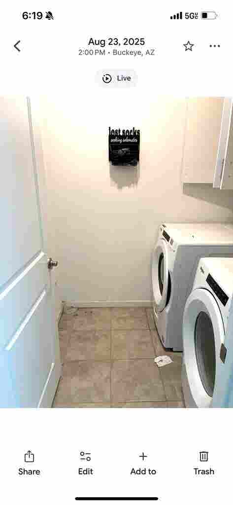 3 available rooms available