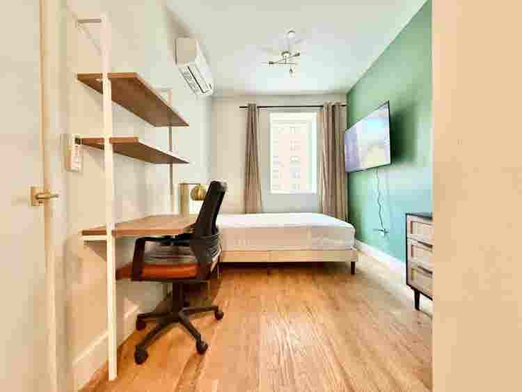 Kent Ave – 802 w/private bathroom