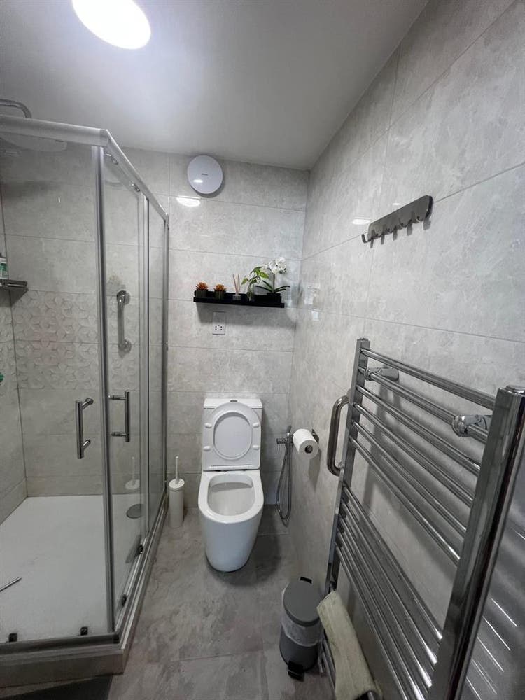 Modern studio in South Croydon