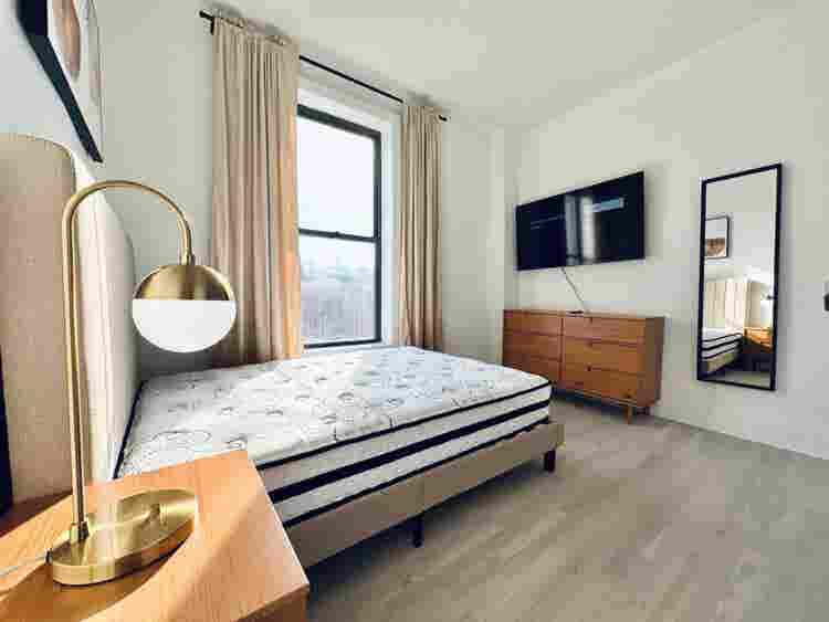 Bedford Ave –