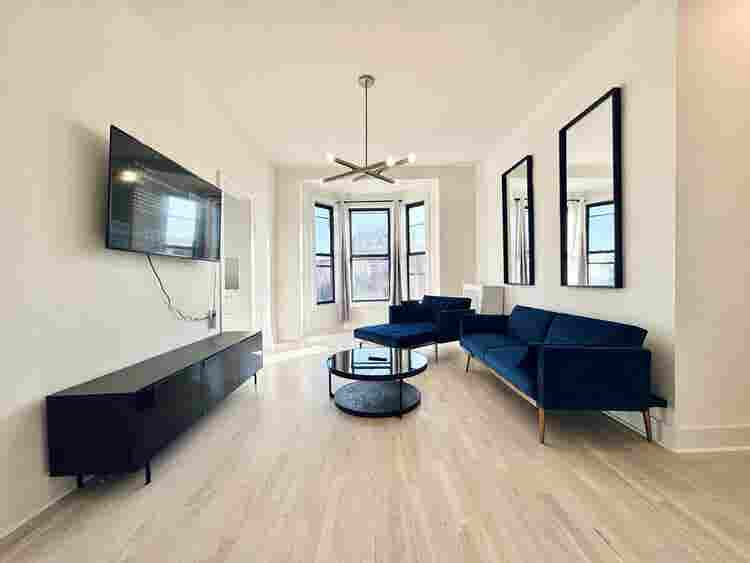 Bedford Ave –