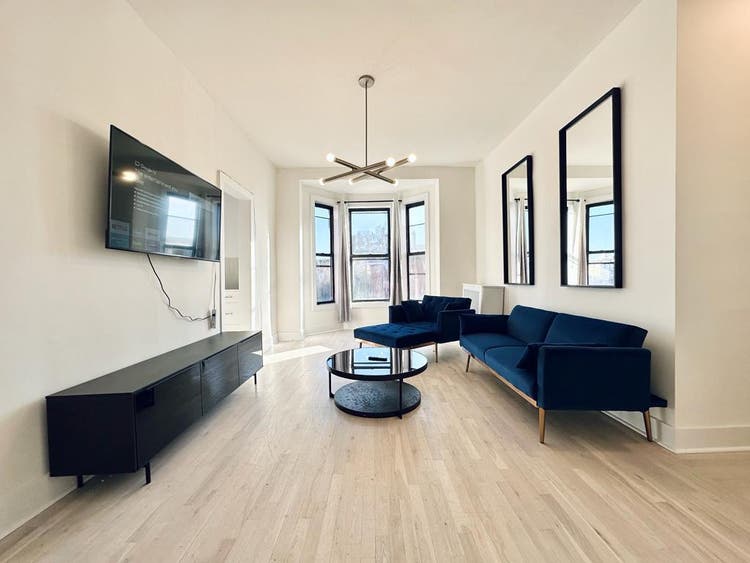 Bedford Ave –