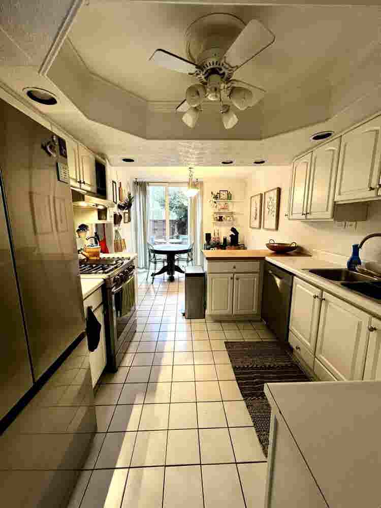 Looking for an additional roommate