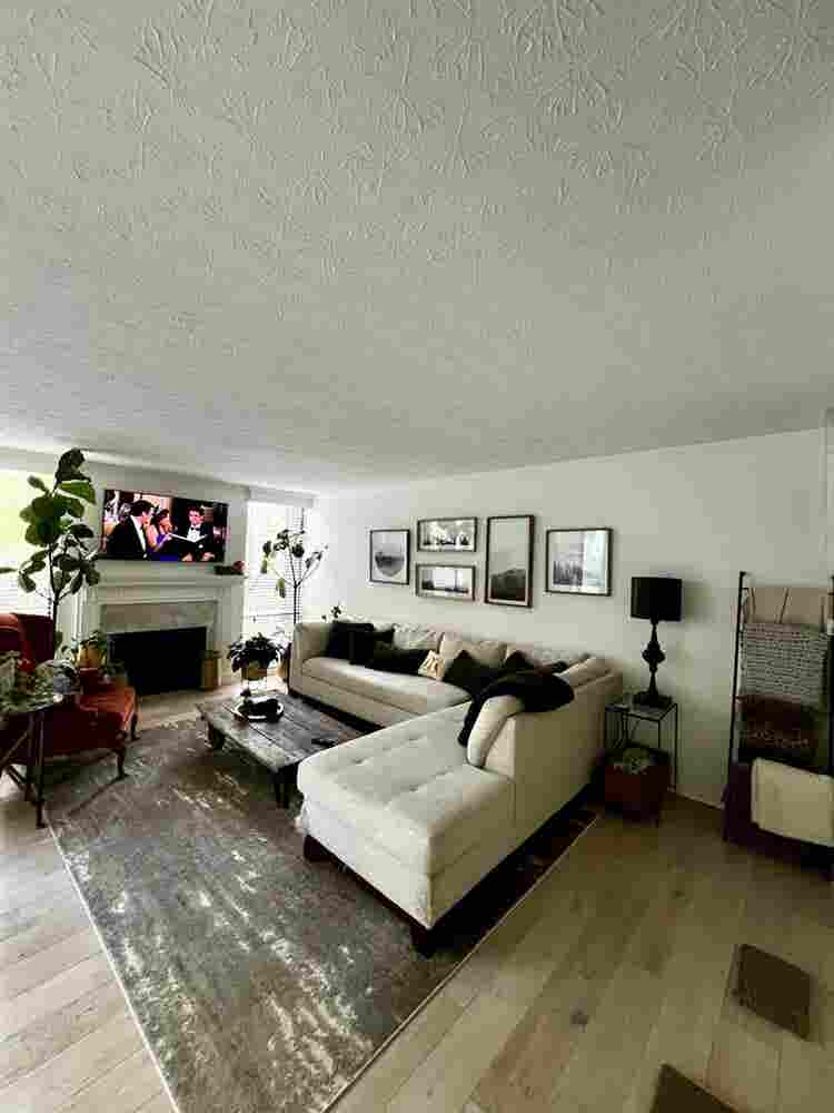 Looking for an additional roommate