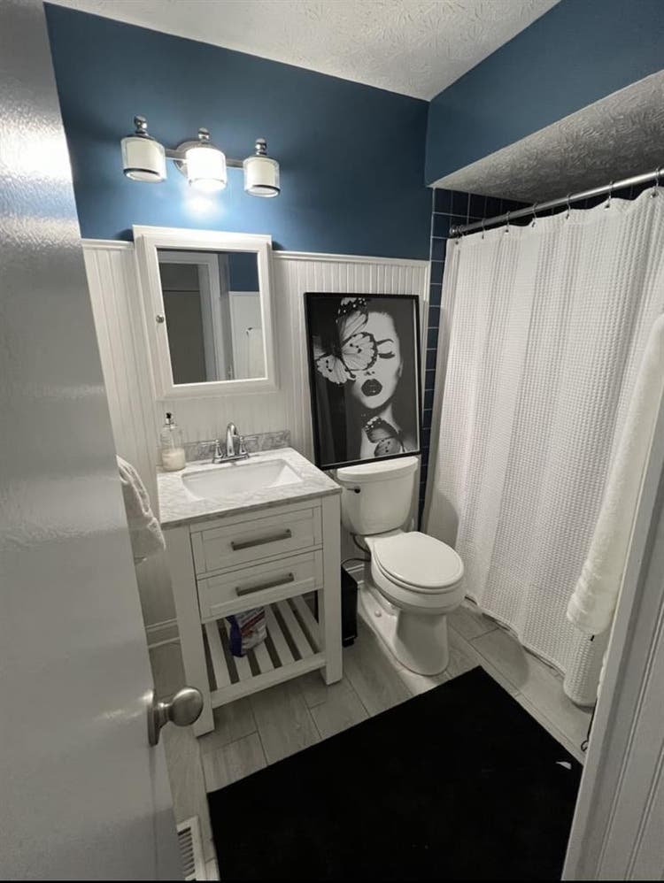 Looking for an additional roommate