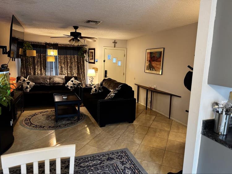 Comfortable Room All Bills Included
