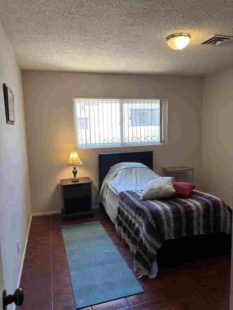NICE PRIVATE ROOM FOR MONTLY RENT