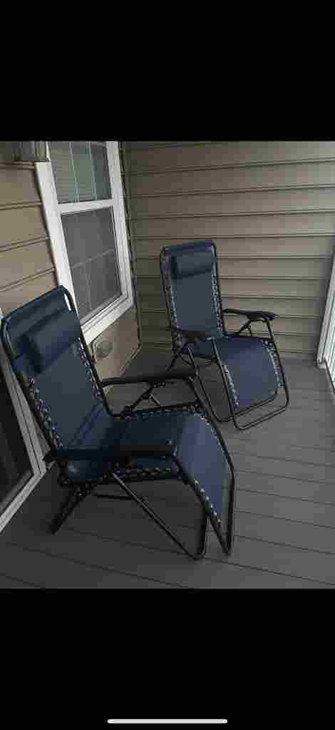 Roommate needed in E-
town Apartment