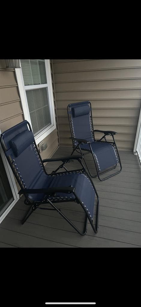 Roommate needed in E-
town Apartment