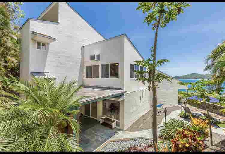 Ocean Views - Luxury Home