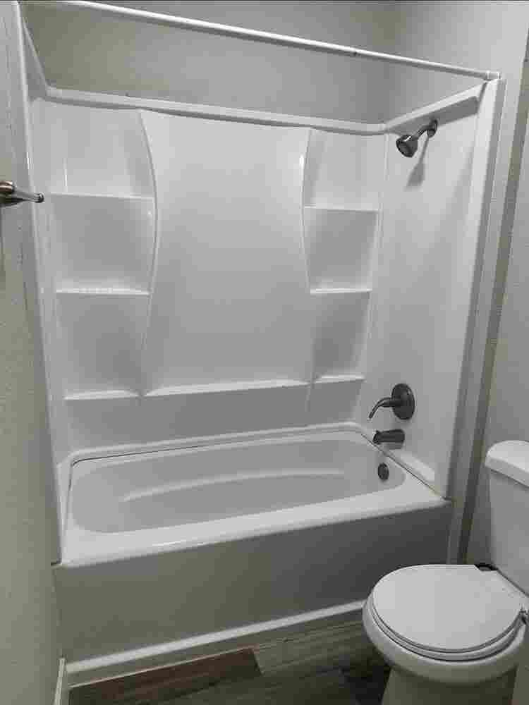 New Listing ROOM FOR RENT
