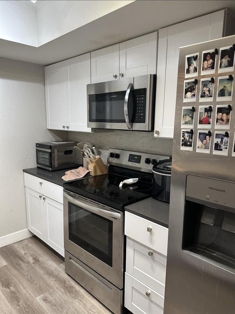 New Listing ROOM FOR RENT