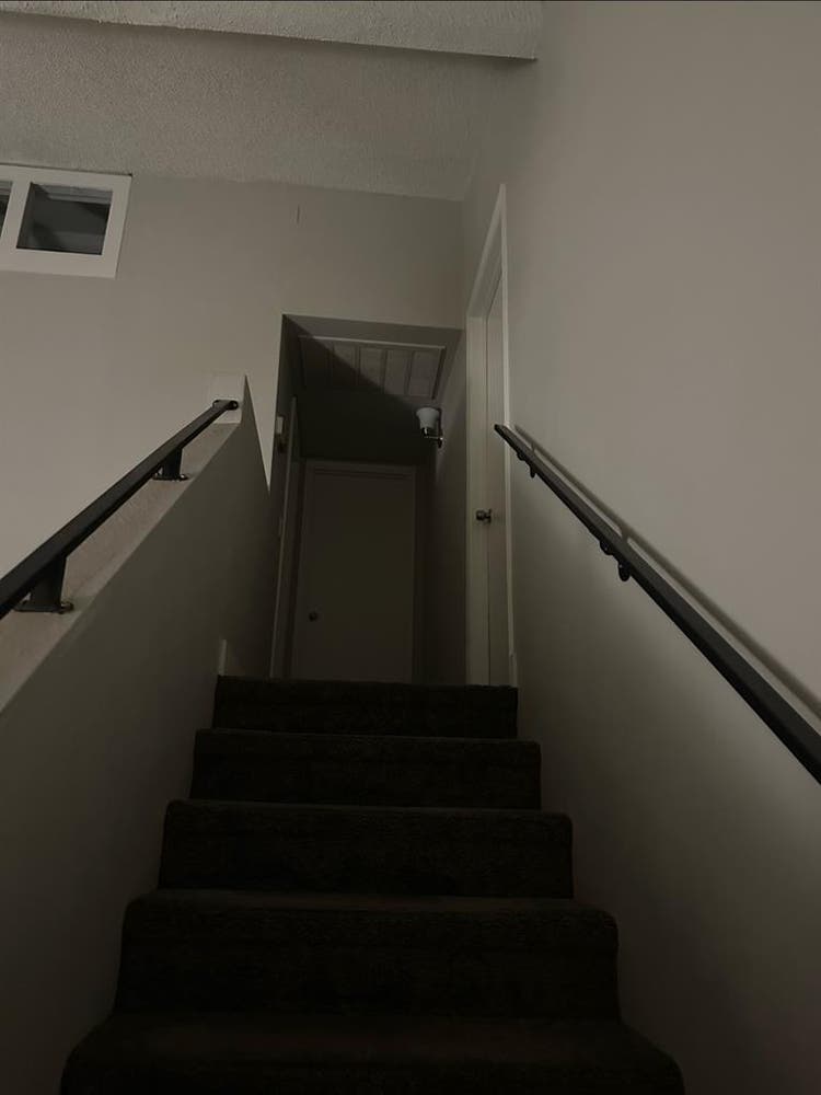New Listing ROOM FOR RENT