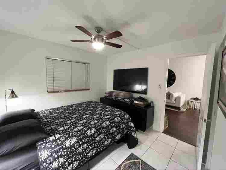 Looking for a roommate