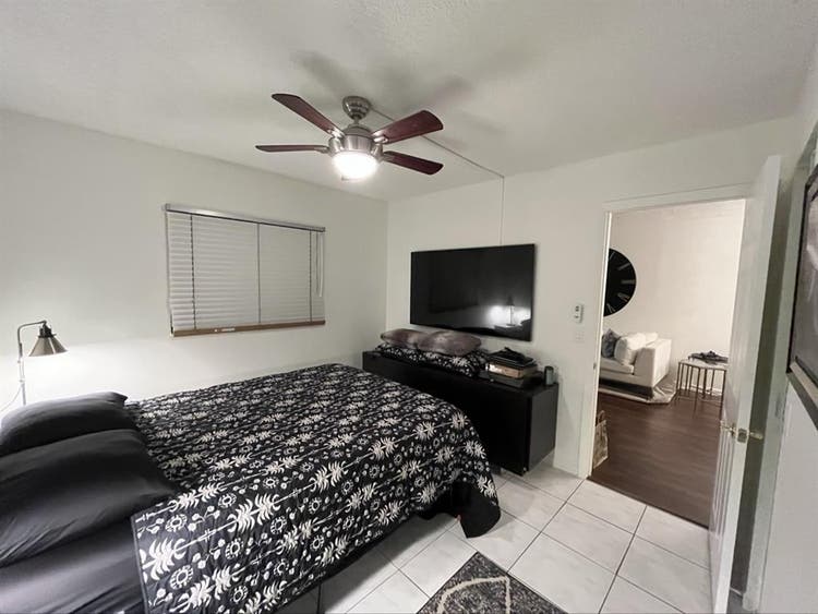 Looking for a roommate