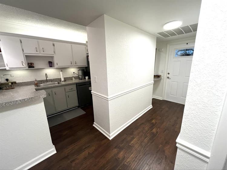Looking for a roommate