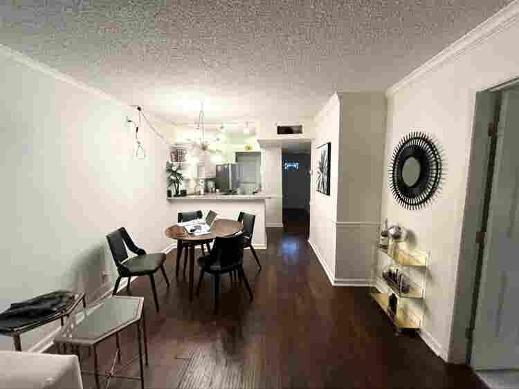 Looking for a roommate