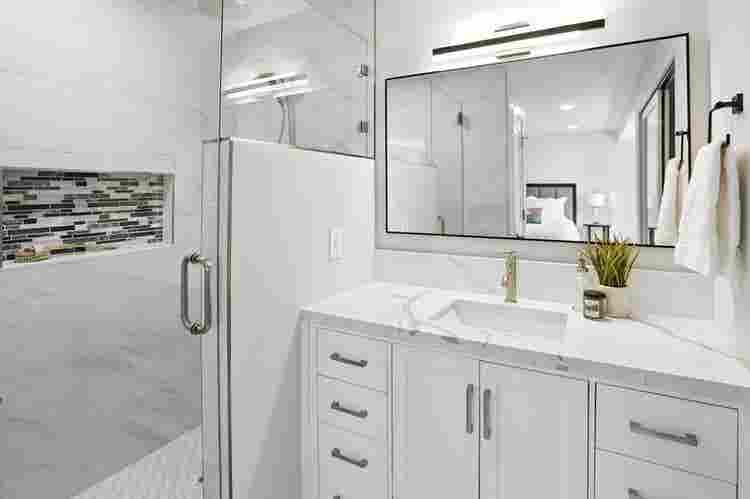 Multiple Rooms Open - Home in Sandy