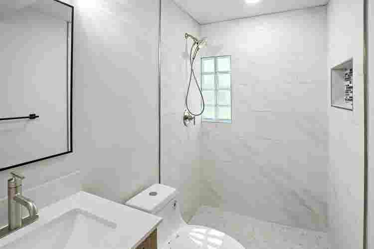 Multiple Rooms Open - Home in Sandy