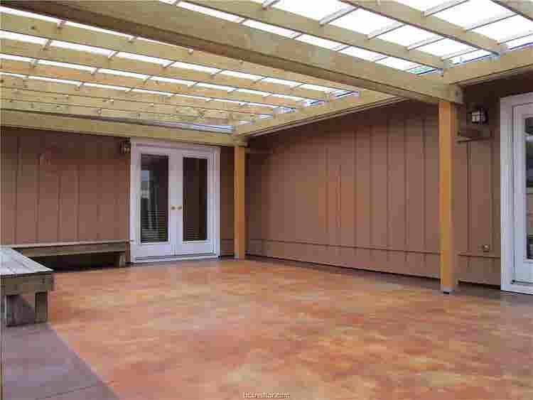 Private room or whole house for 4