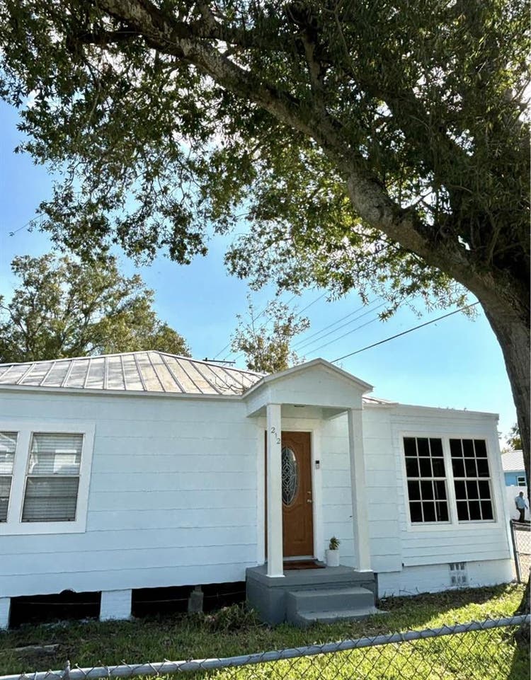 bath house in Tampa Heights