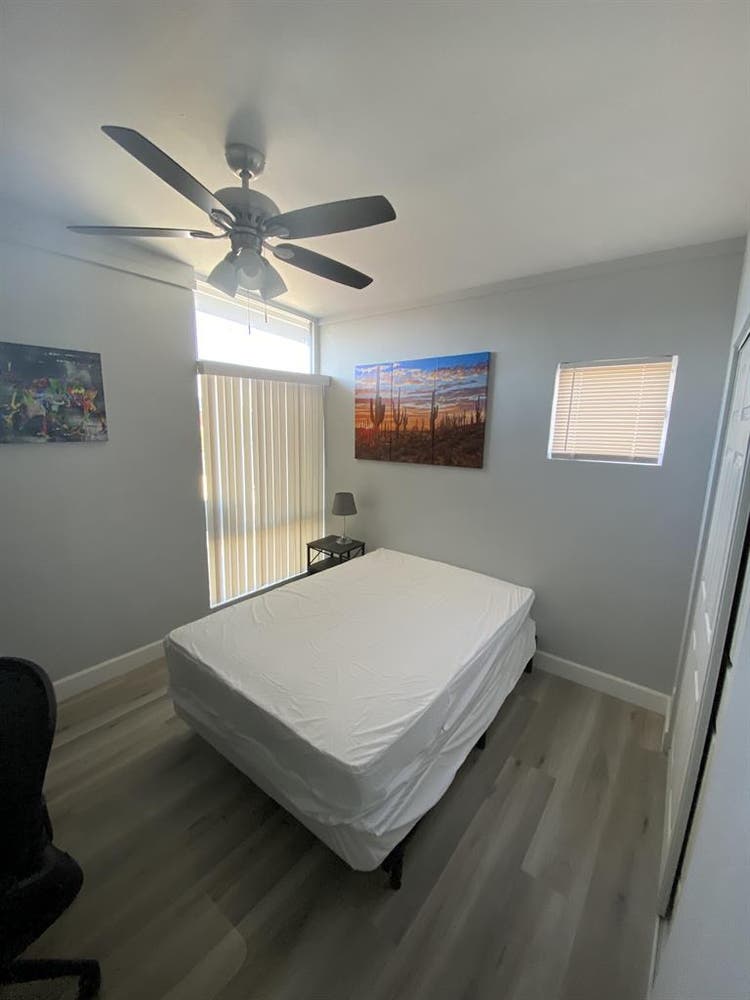 Modern & newly-renovated ROOM