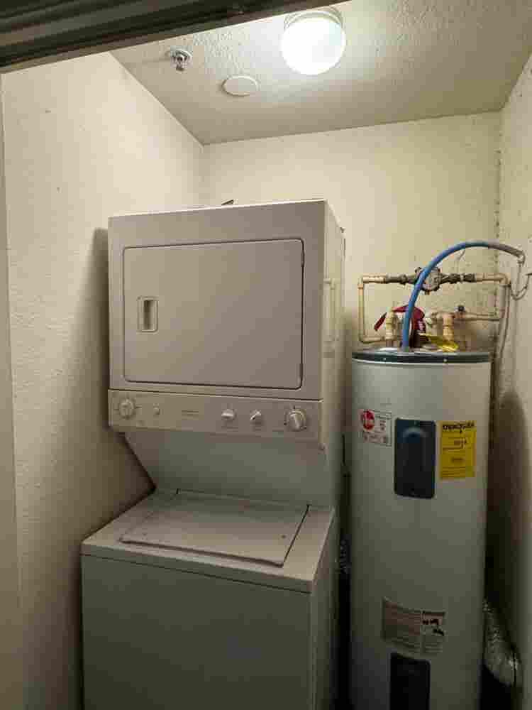 Lease Takeover 
bathrooms
