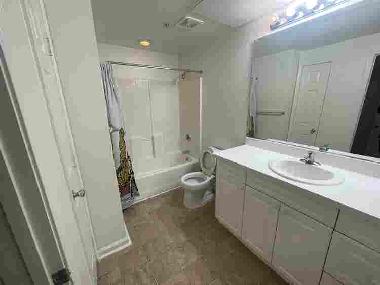 Clean & responsible roommate wanted