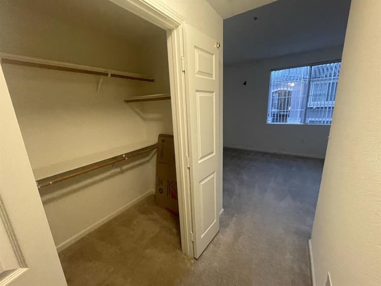 Clean & responsible roommate wanted
