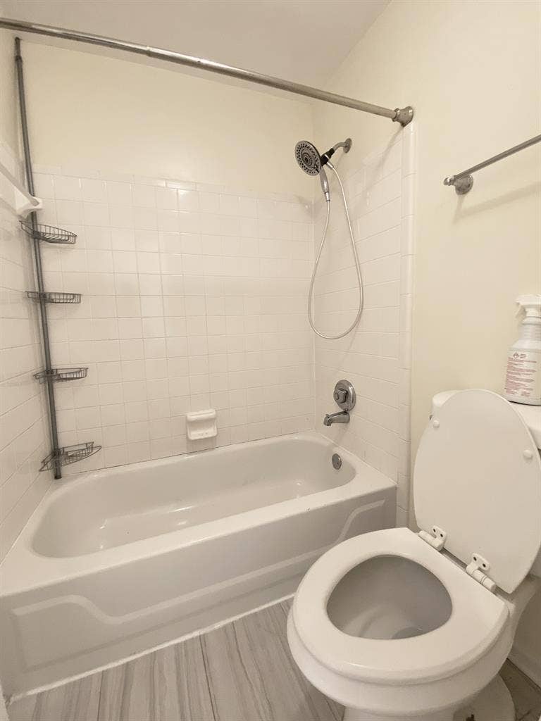 Private Room/with private bathroom