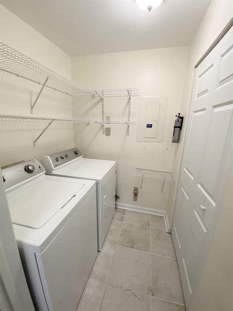 Private Room/with private bathroom