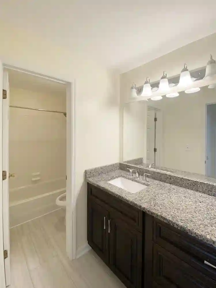 Private Room/with private bathroom