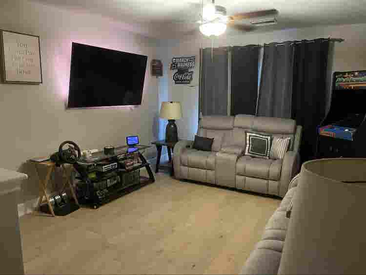 One bed room available