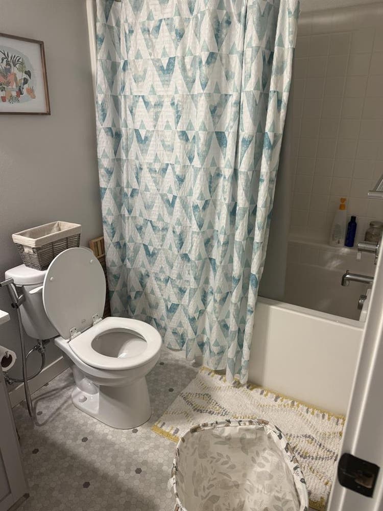 Renting a room and private bathroom