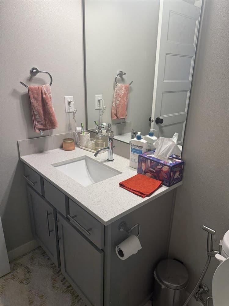 Renting a room and private bathroom