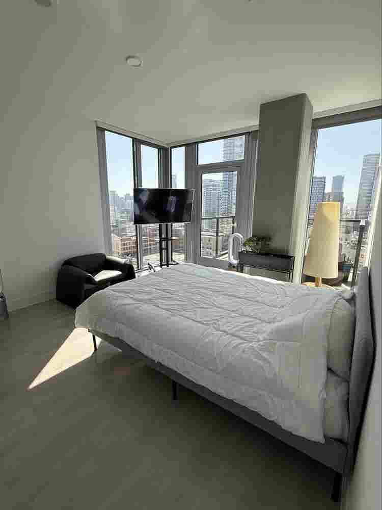 Master bedroom in penthouse Dtla