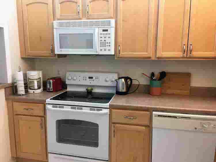 Luxury 2nd floor Waterfront Condo!
