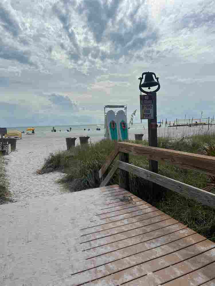 Luxury 2nd floor Waterfront Condo!