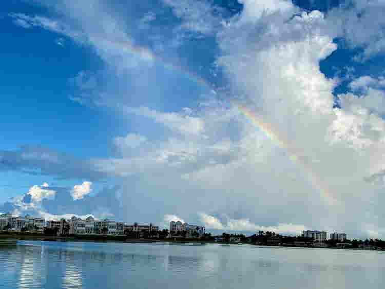Luxury 2nd floor Waterfront Condo!