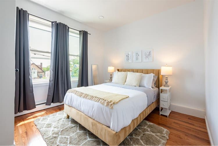 Private Bedroom in Safe Location