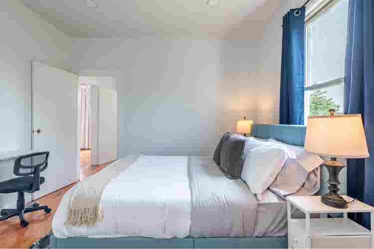 Private Bedroom in Safe Location