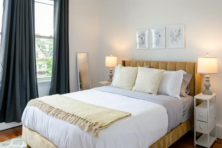 Private Bedroom in Safe Location