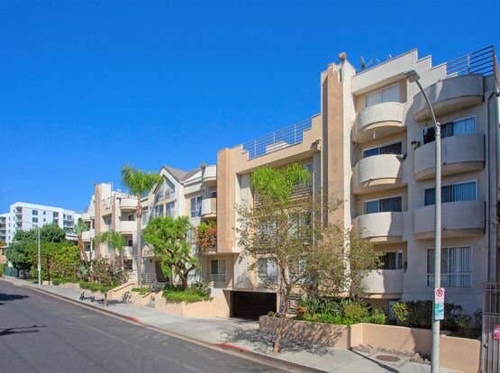 Beautiful apartment off sunset