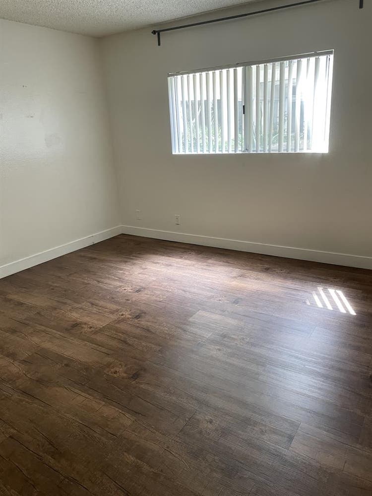 Beautiful apartment off sunset
